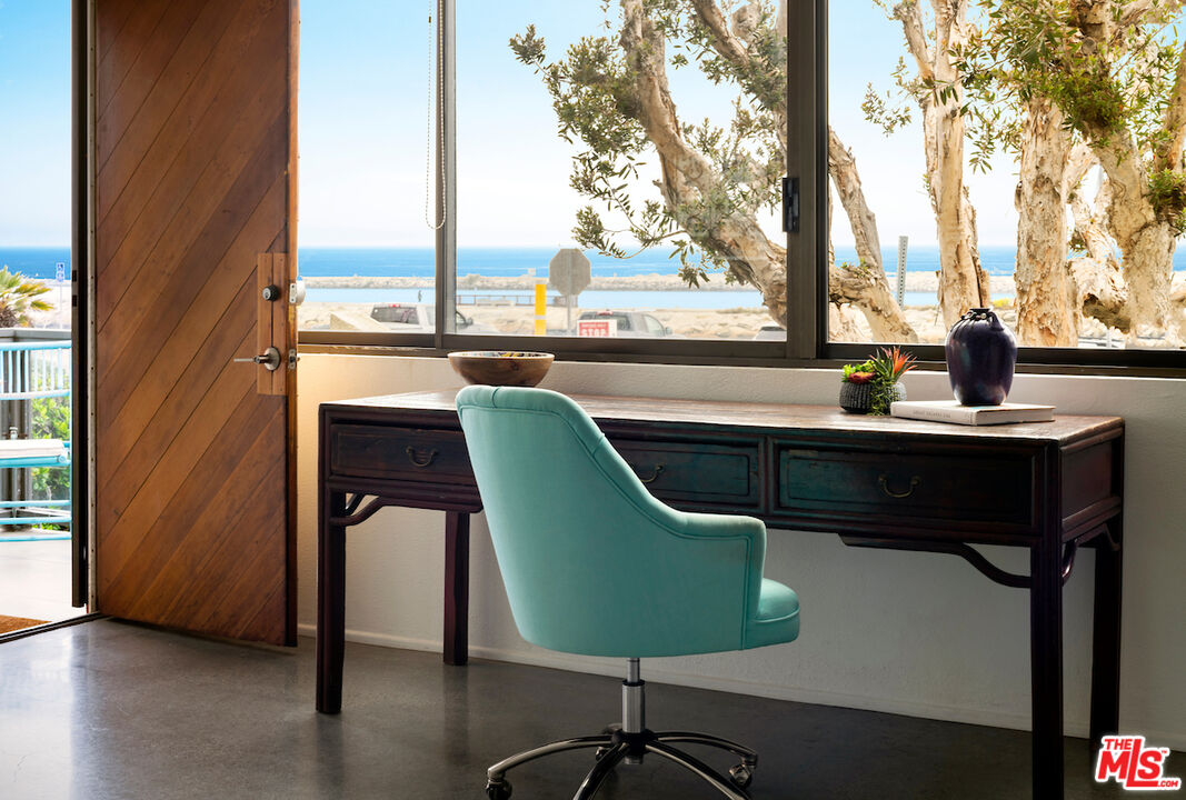 6209 Pacific Ave Unit: 104