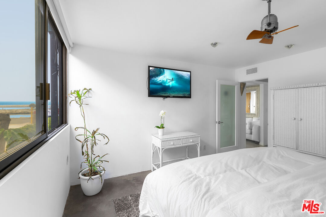 6209 Pacific Ave Unit: 104
