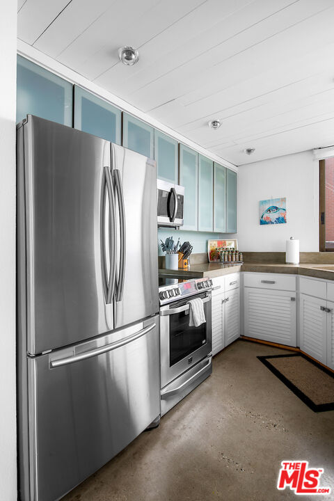 6209 Pacific Ave Unit: 104
