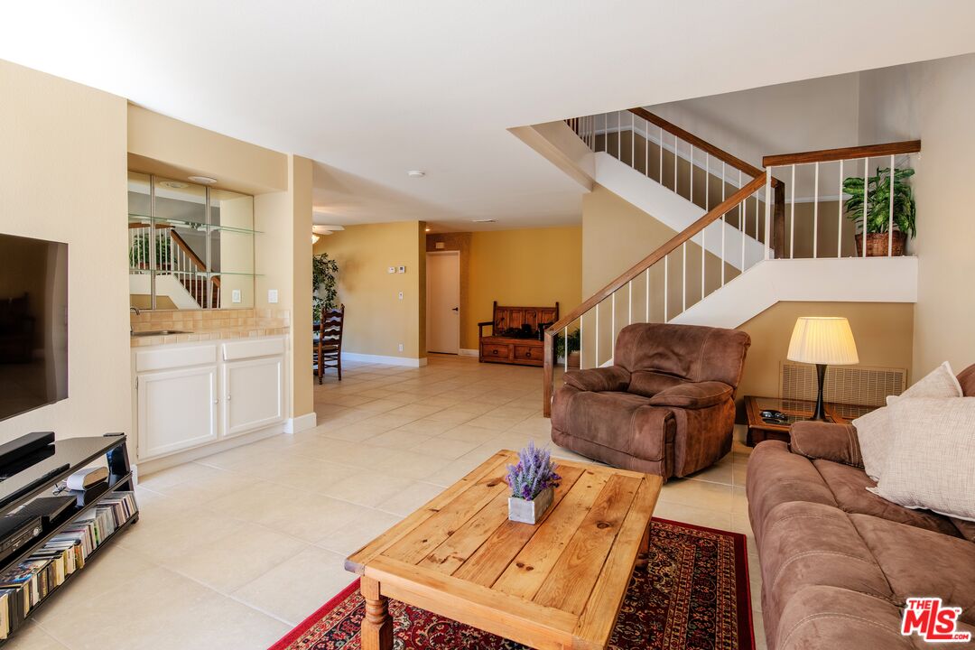 10050 Melinda Way Unit: 6