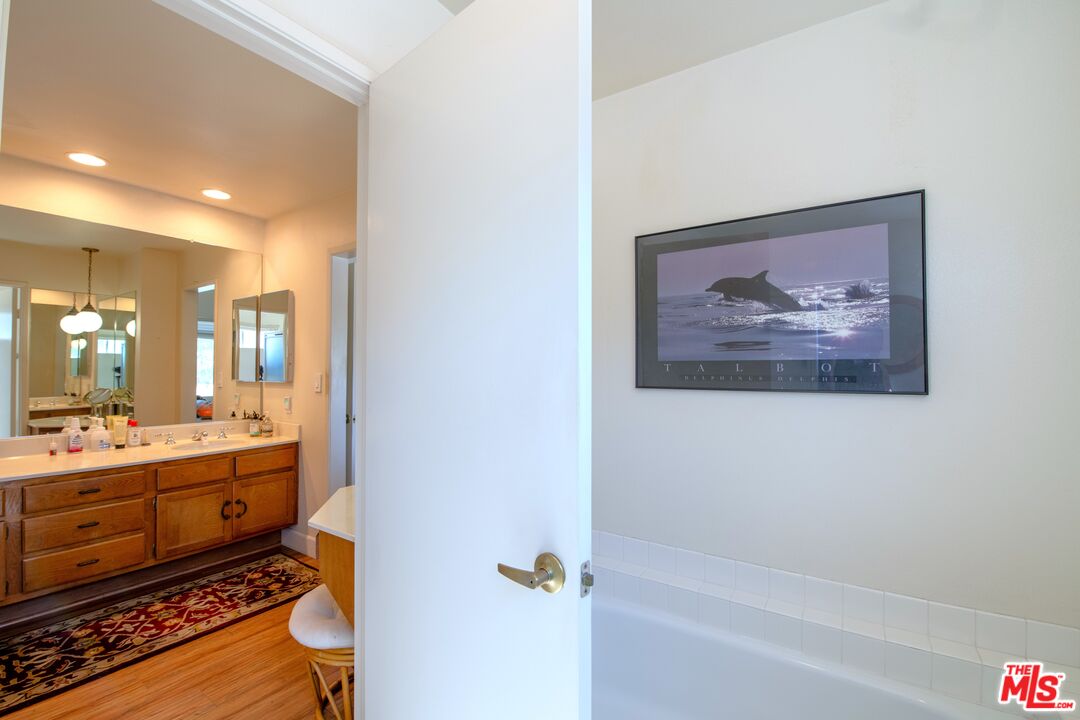 10050 Melinda Way Unit: 6