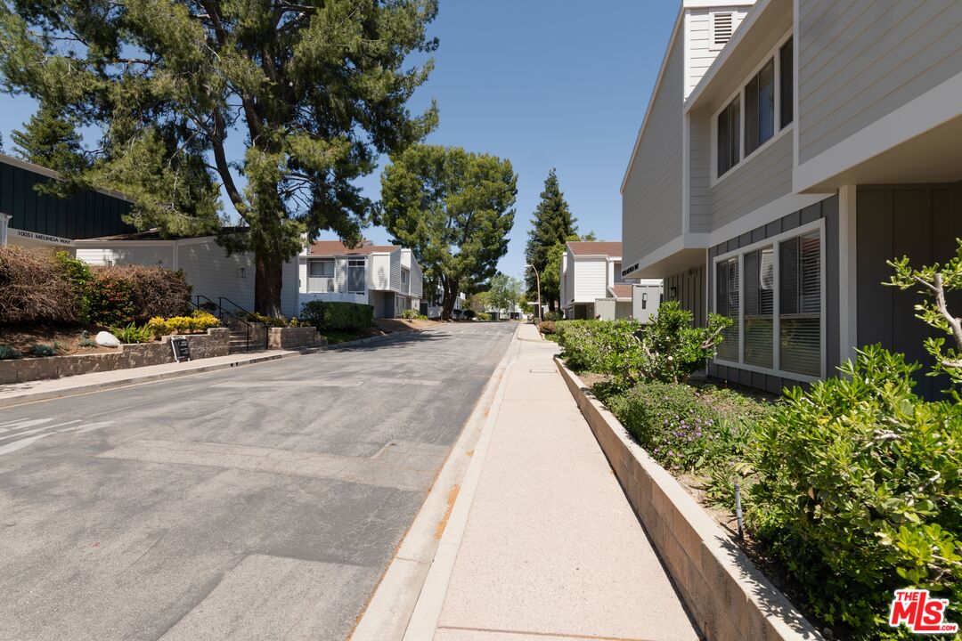 10050 Melinda Way Unit: 6