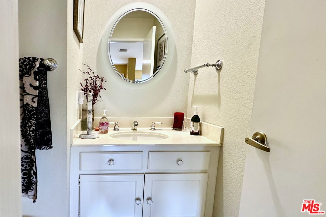 10050 Melinda Way Unit: 6