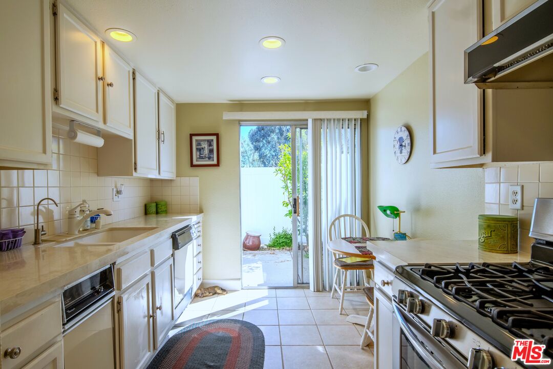 10050 Melinda Way Unit: 6