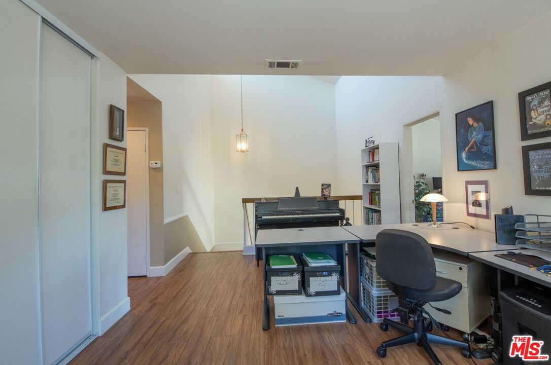 10050 Melinda Way Unit: 6