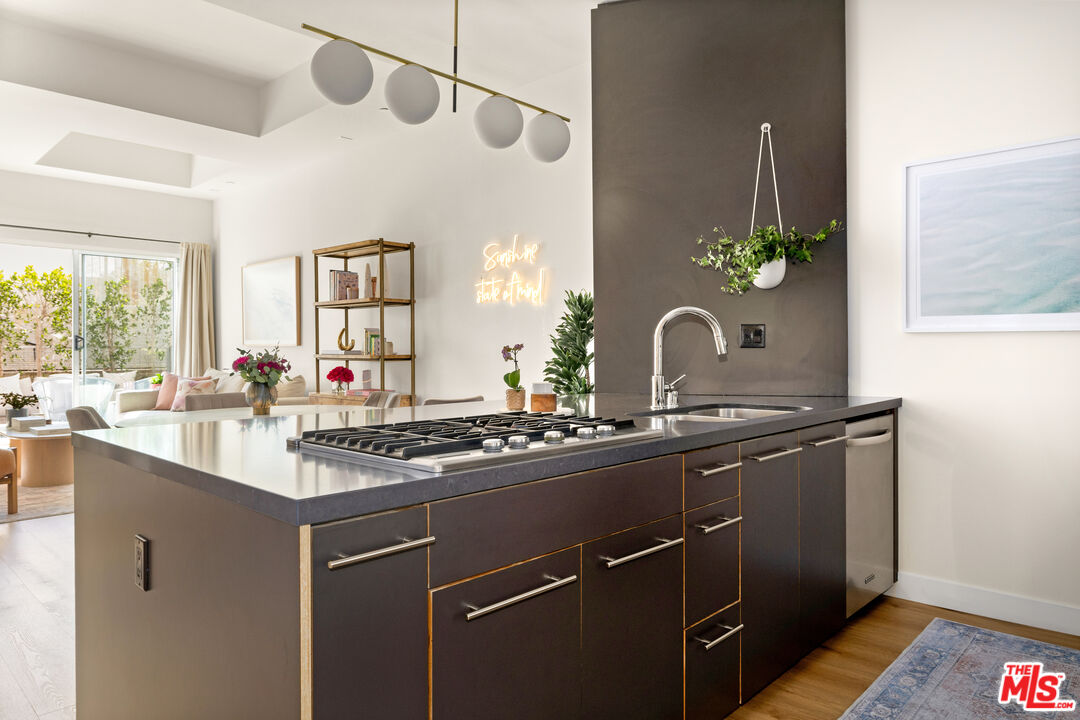 1322 N Detroit St Unit: 3