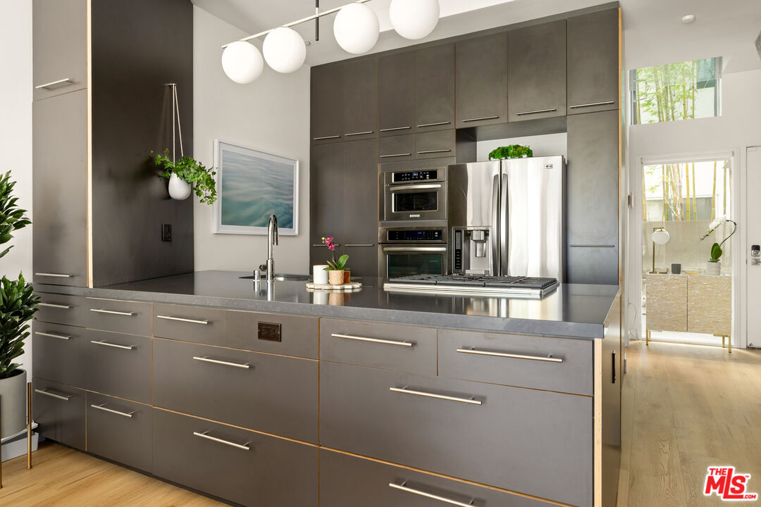 1322 N Detroit St Unit: 3