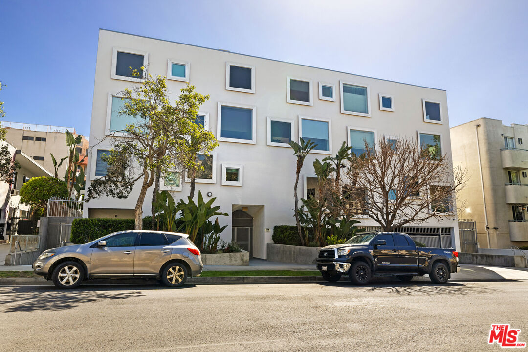 1322 N Detroit St Unit: 3