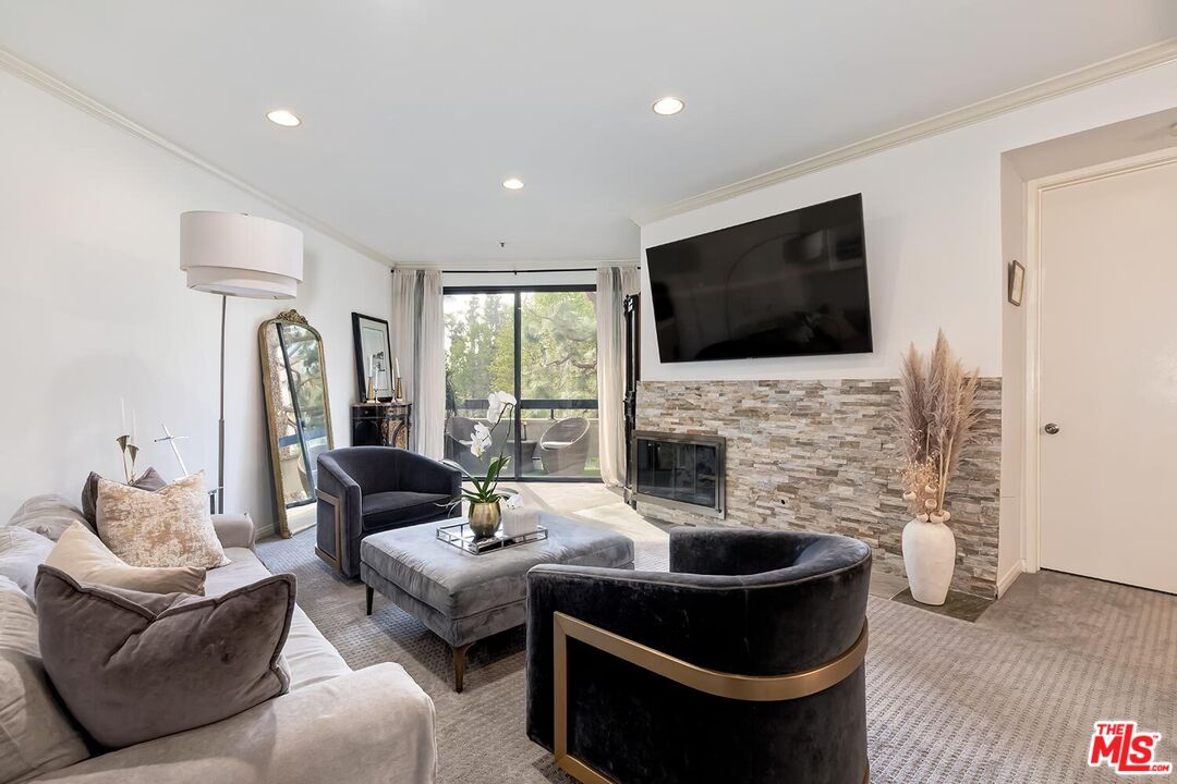 2131 Century Park Ln Unit: 314