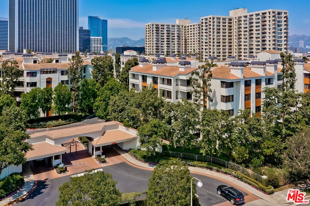 2131 Century Park Ln Unit: 314