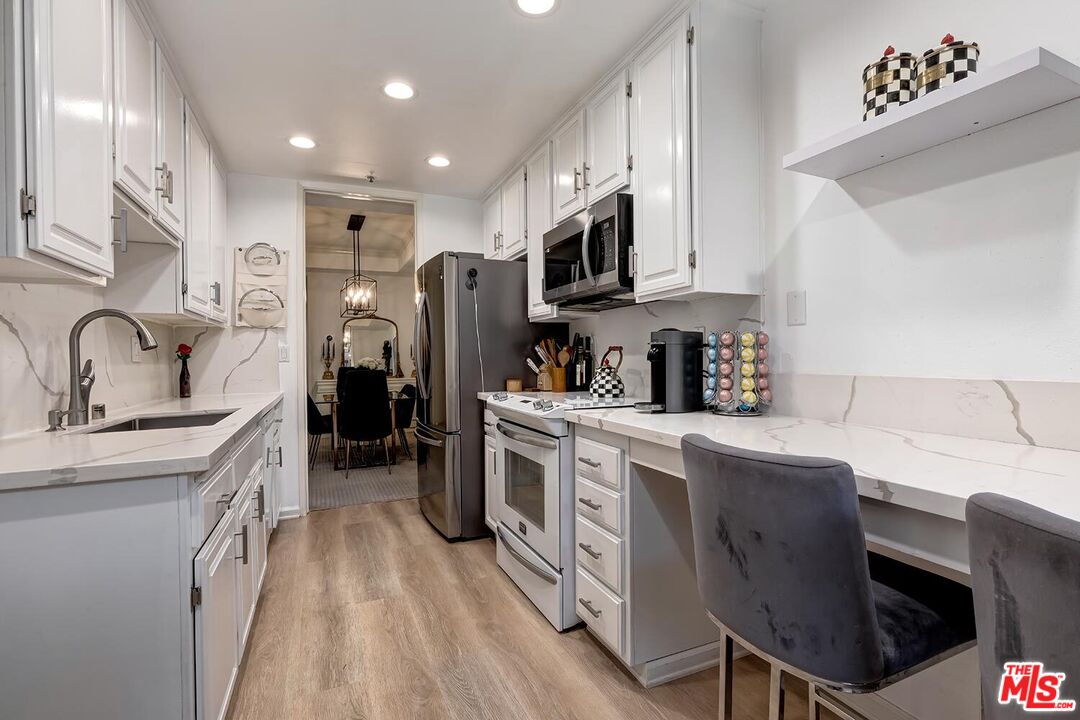 2131 Century Park Ln Unit: 314