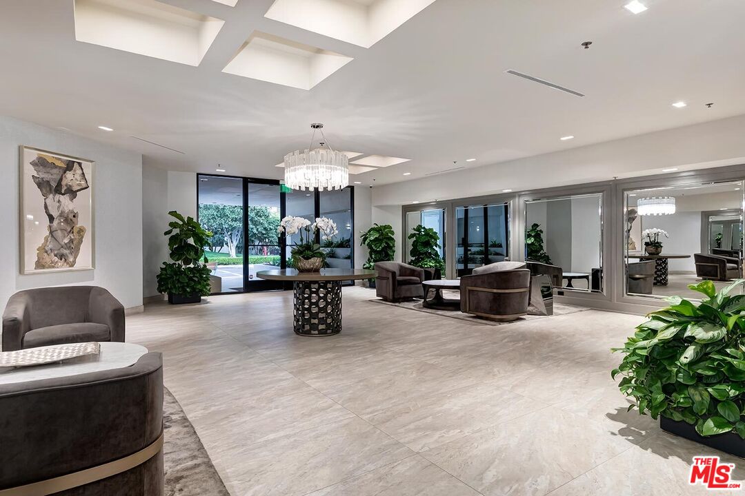 2131 Century Park Ln Unit: 314