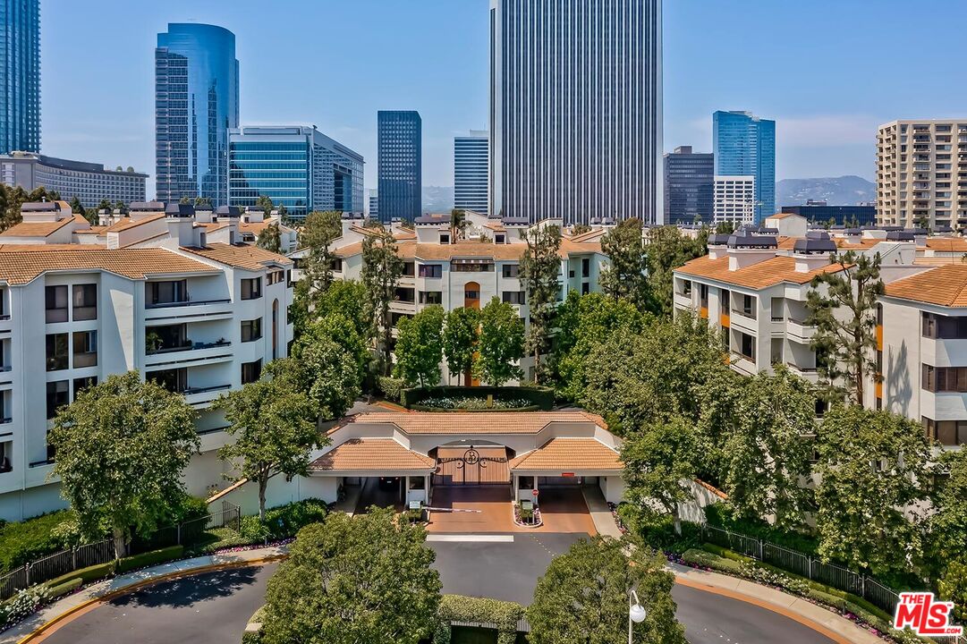 2131 Century Park Ln Unit: 314