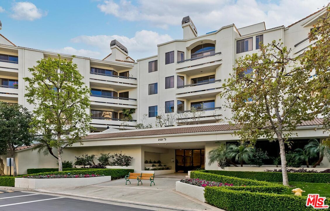 2131 Century Park Ln Unit: 314