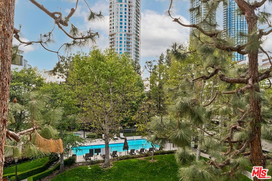 2131 Century Park Ln Unit: 314