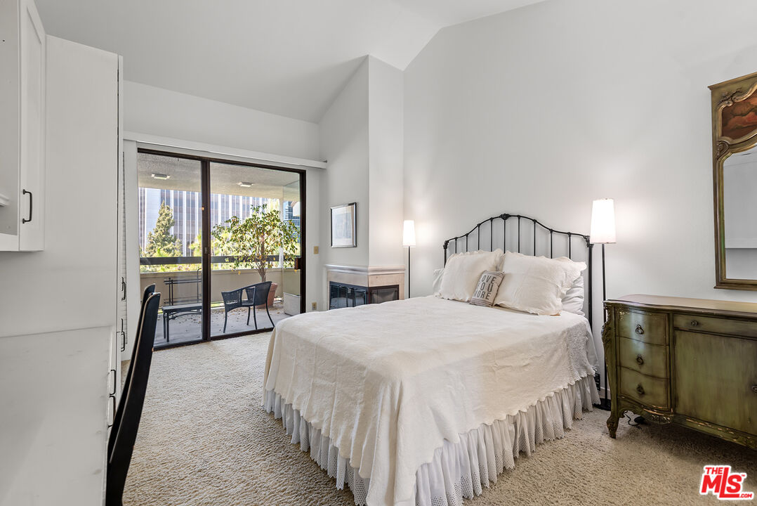 2122 Century Park Ln Unit: 411