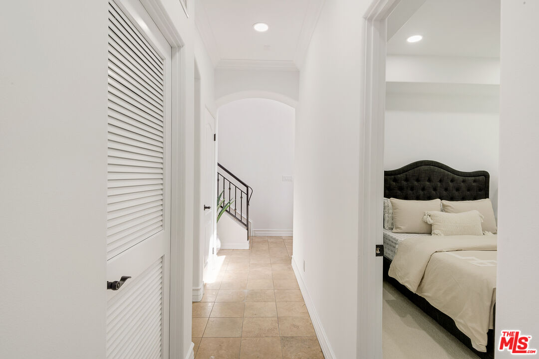 2005 Carnegie Ln Unit: A