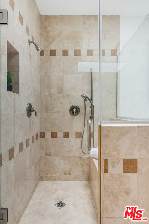 2005 Carnegie Ln Unit: A