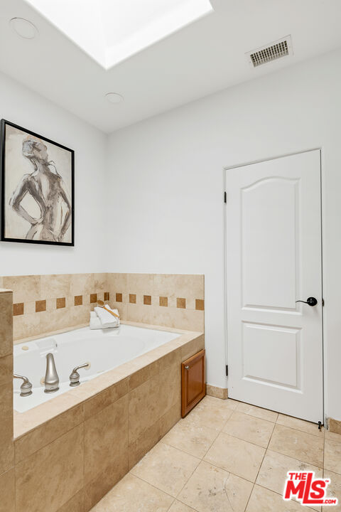 2005 Carnegie Ln Unit: A