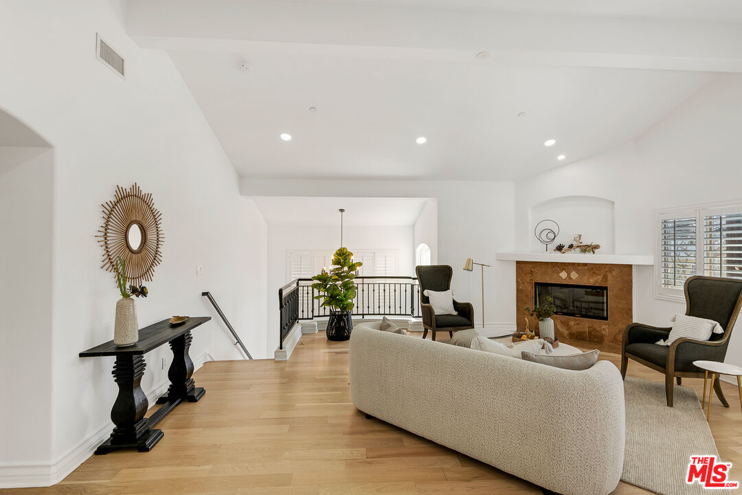 2005 Carnegie Ln Unit: A