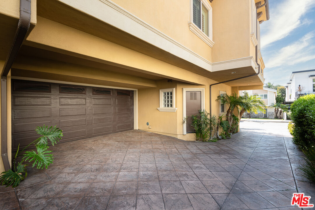 2005 Carnegie Ln Unit: A