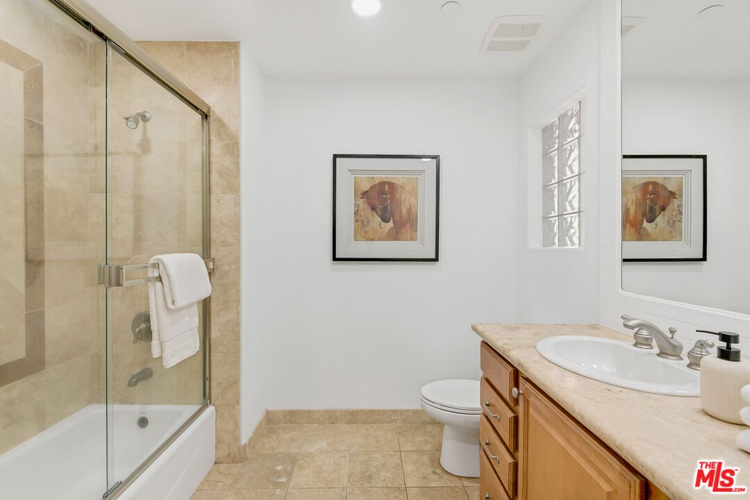 2005 Carnegie Ln Unit: A