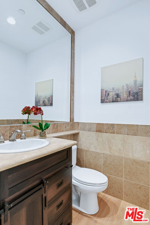 2005 Carnegie Ln Unit: A