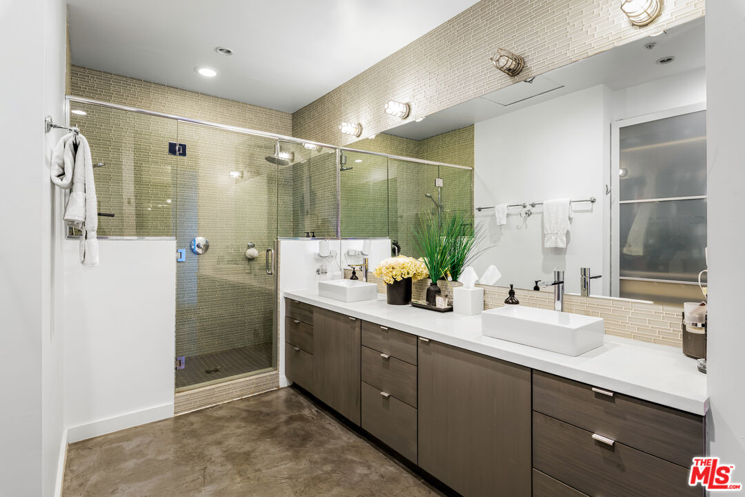 1534 17th St Unit: 101