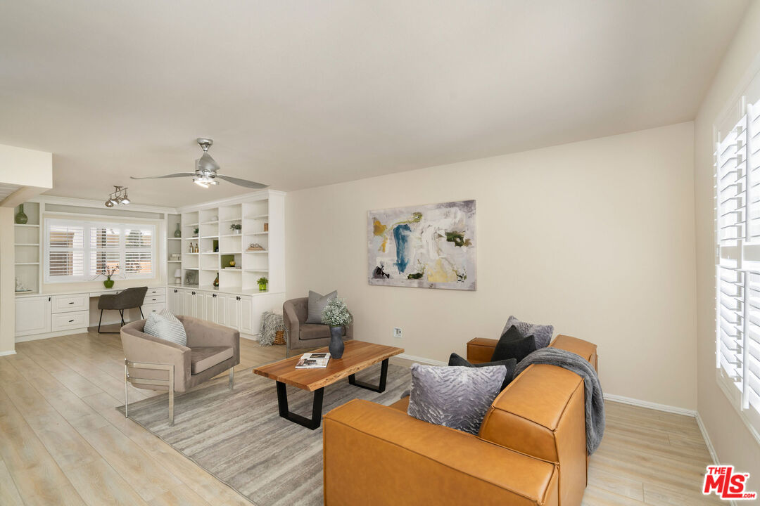 12801 Moorpark St Unit: 116