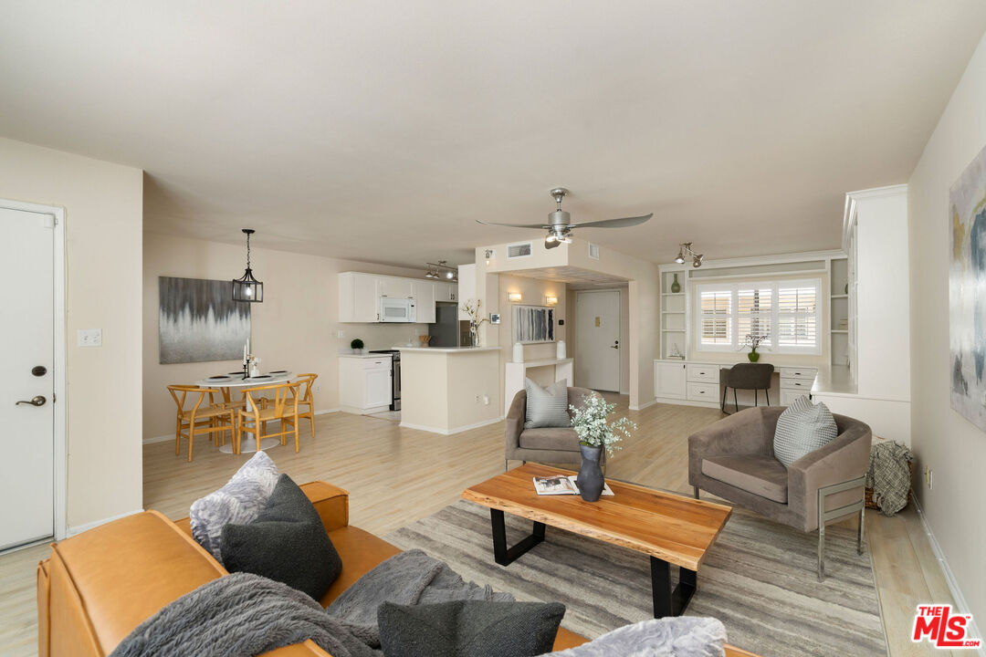 12801 Moorpark St Unit: 116