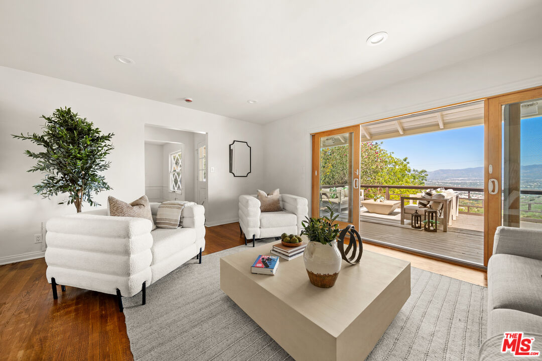 14423 Mulholland Dr