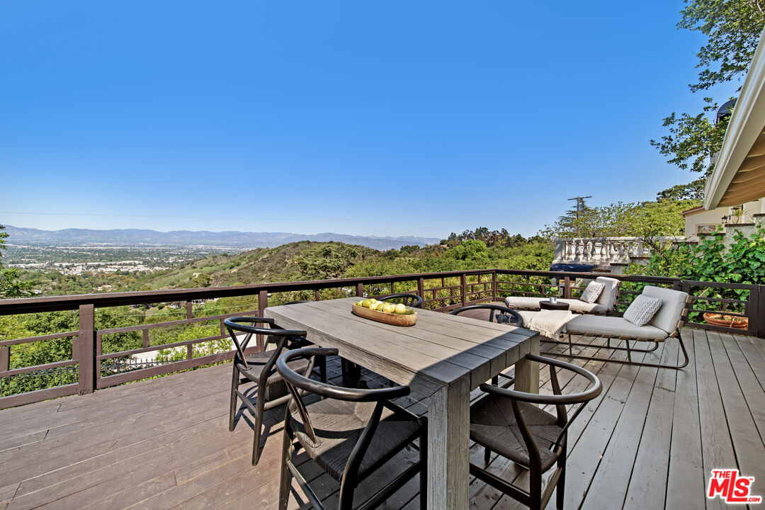 14423 Mulholland Dr