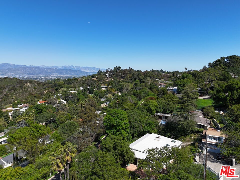 14423 Mulholland Dr
