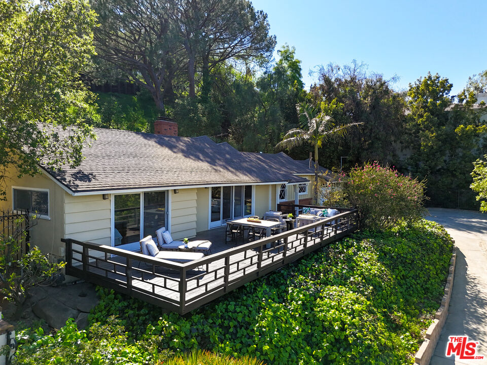 14423 Mulholland Dr