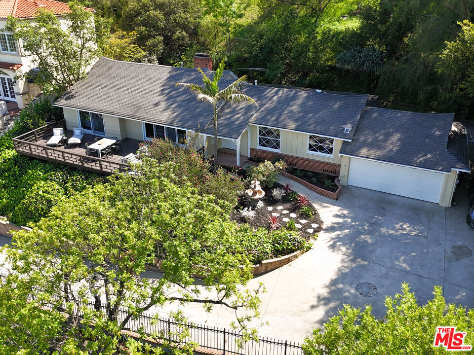 14423 Mulholland Dr
