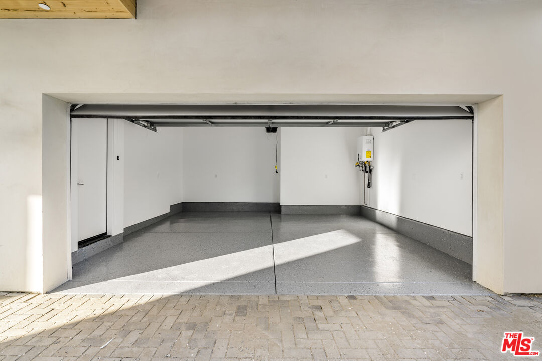 10807 Morrison St Unit: 1