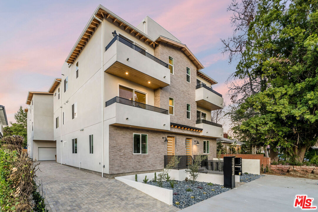 10807 Morrison St Unit: 1