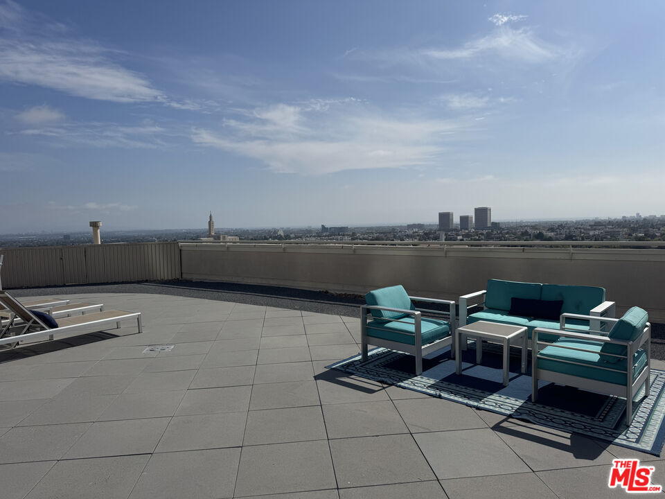 10590 Wilshire Blvd Unit: PH 1802