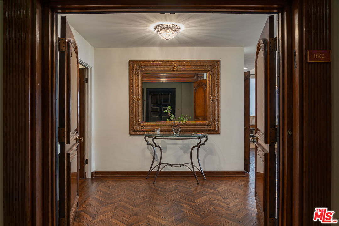 10590 Wilshire Blvd Unit: PH 1802