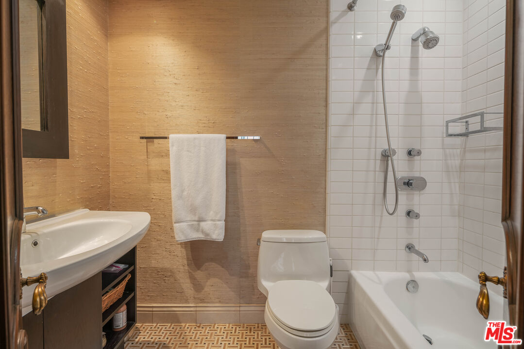 10590 Wilshire Blvd Unit: PH 1802