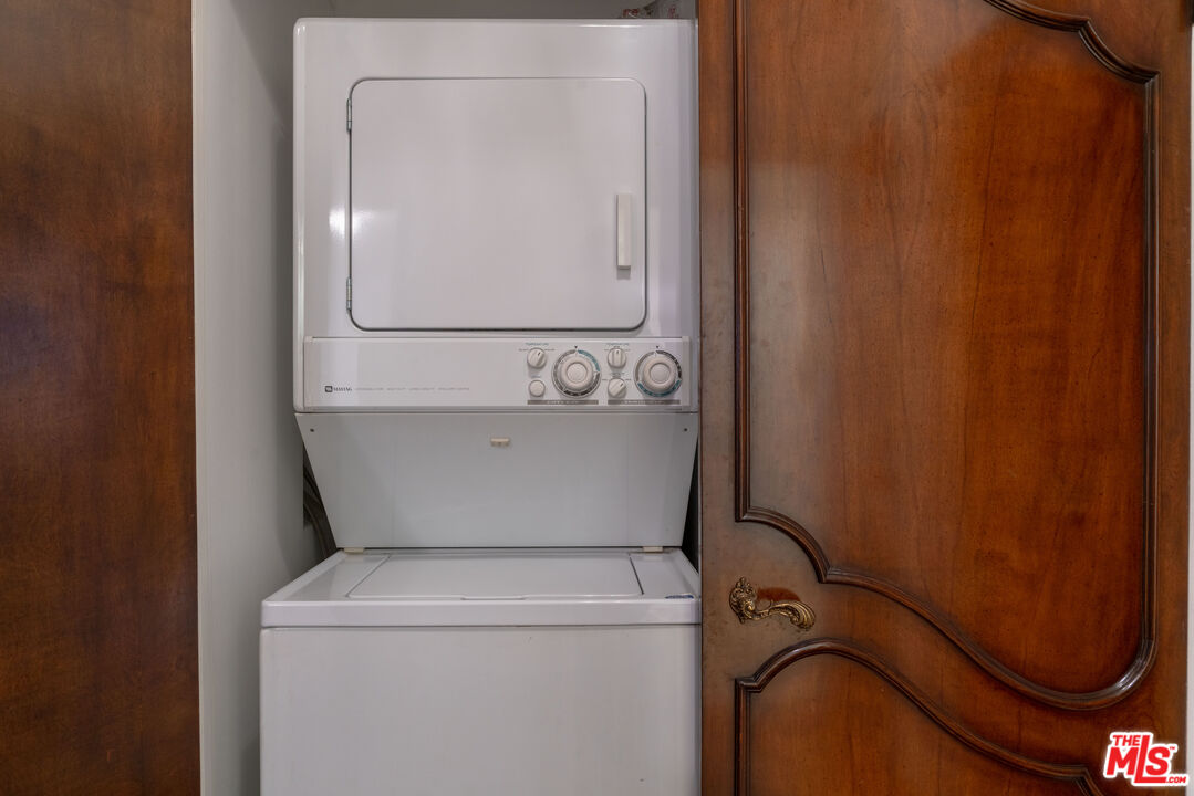 10590 Wilshire Blvd Unit: PH 1802