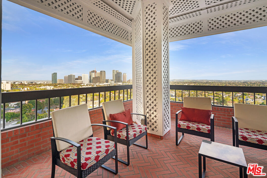 10590 Wilshire Blvd Unit: PH 1802