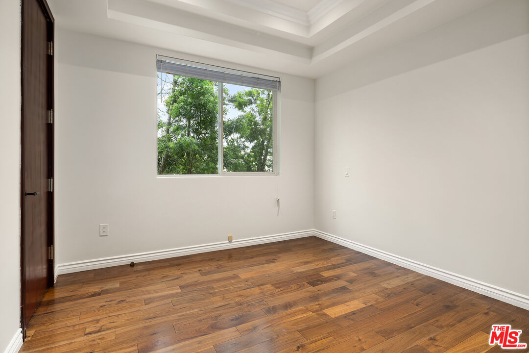 632 N Kings Rd Unit: 201