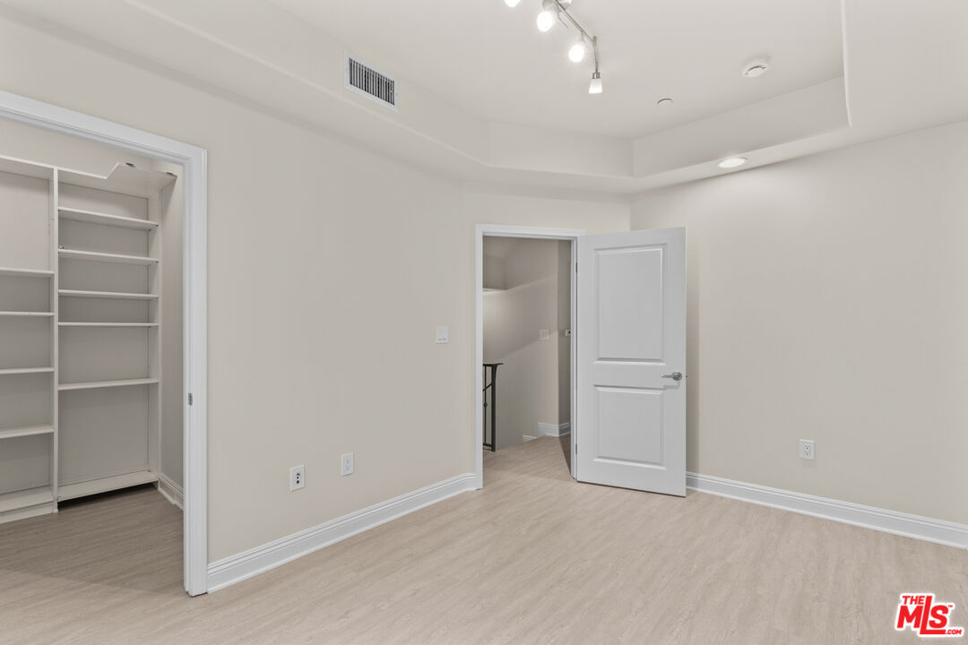 11323 Huston St Unit: 7