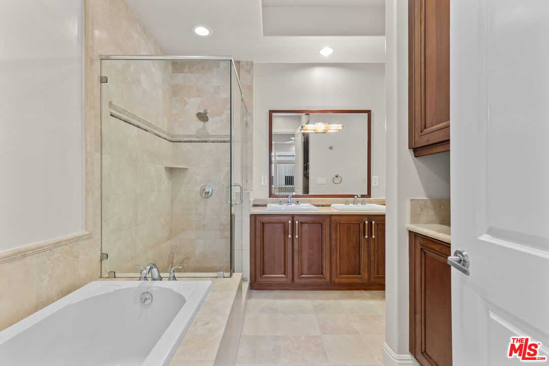 11323 Huston St Unit: 7