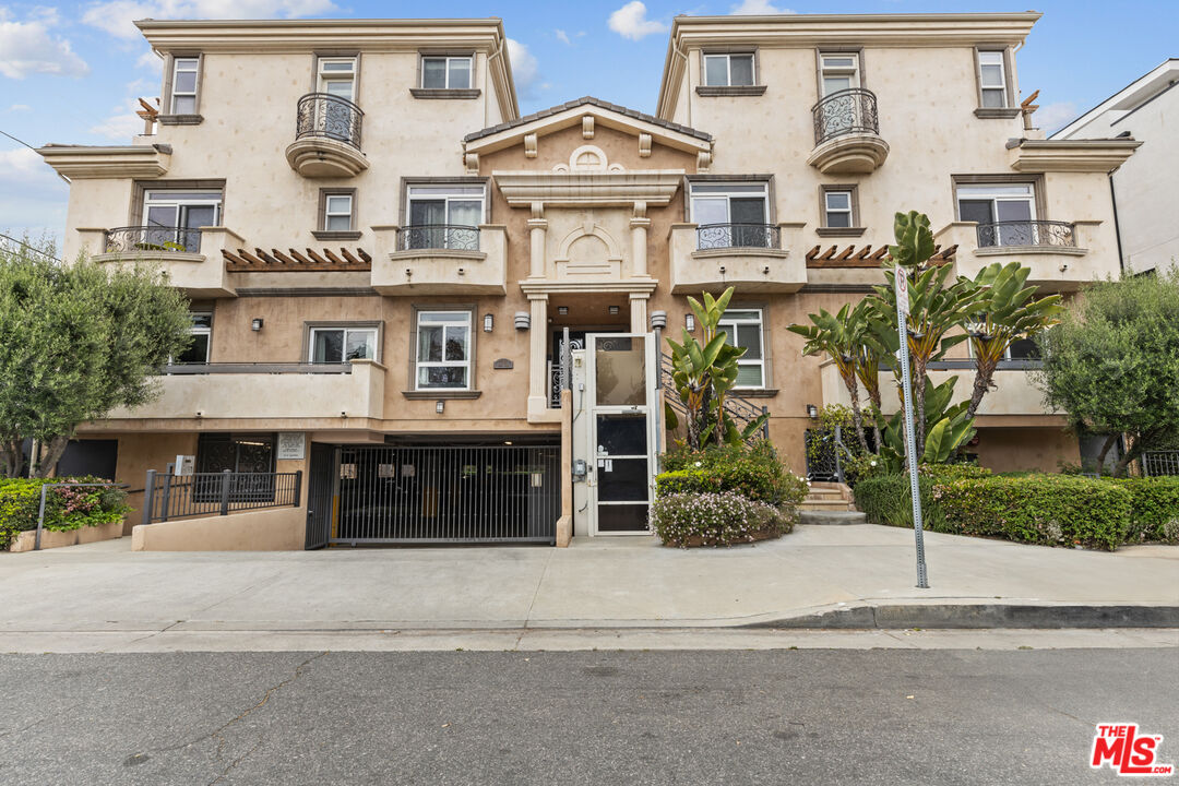 11323 Huston St Unit: 7