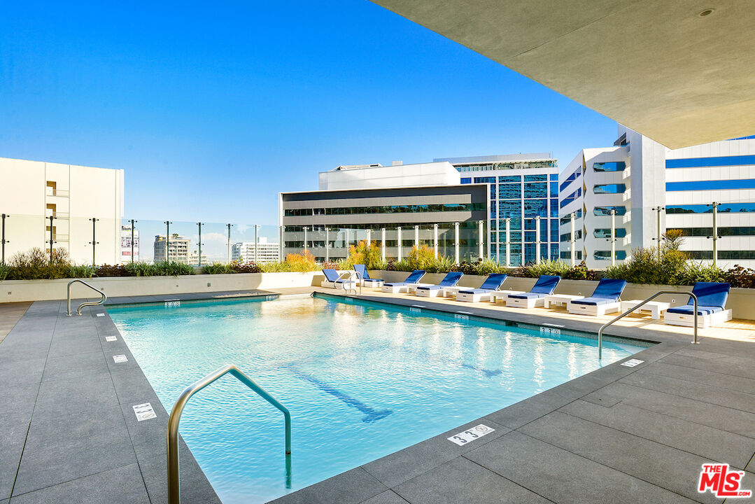 9255 Doheny Rd Unit: 1104