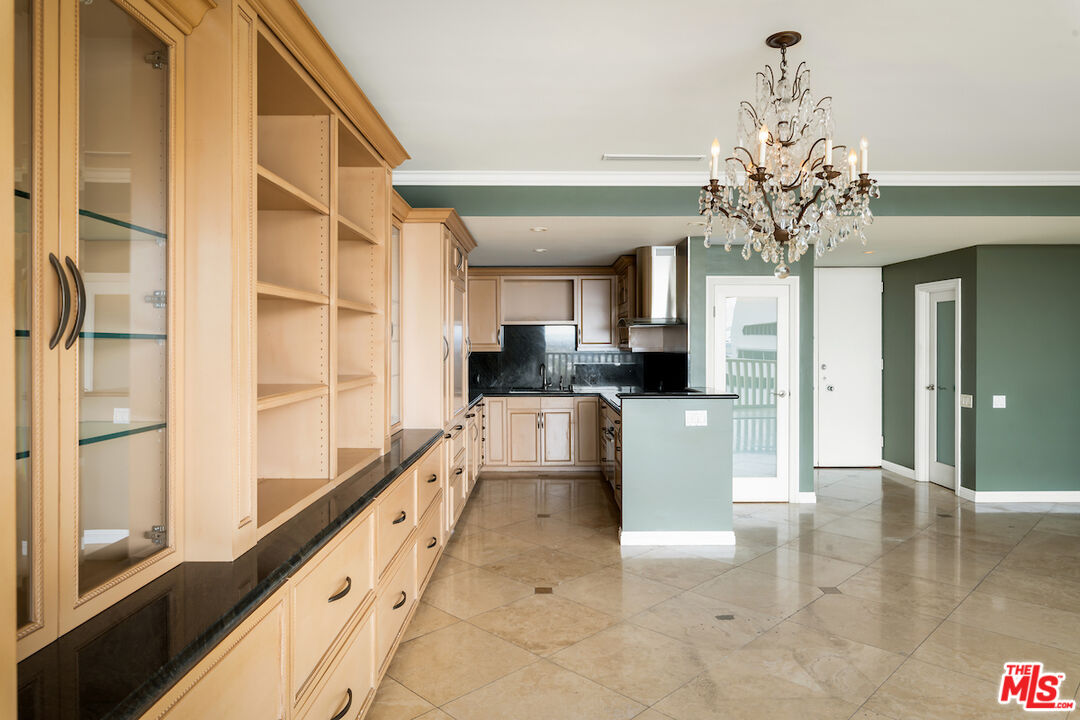 9255 Doheny Rd Unit: 1104