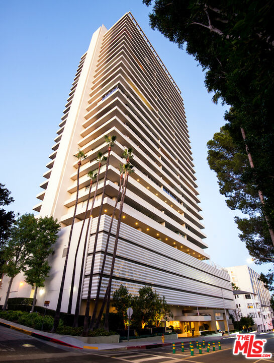 9255 Doheny Rd Unit: 1104