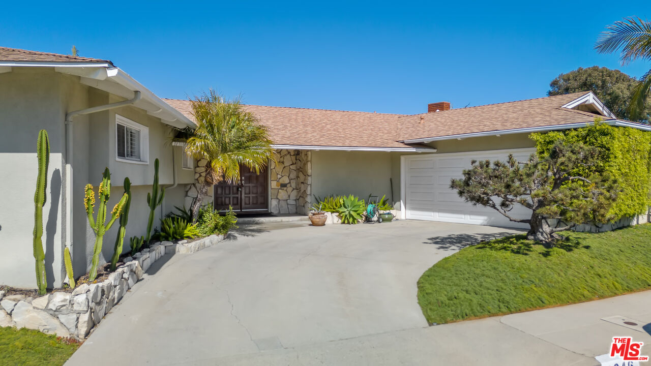 4246 S Cloverdale Ave